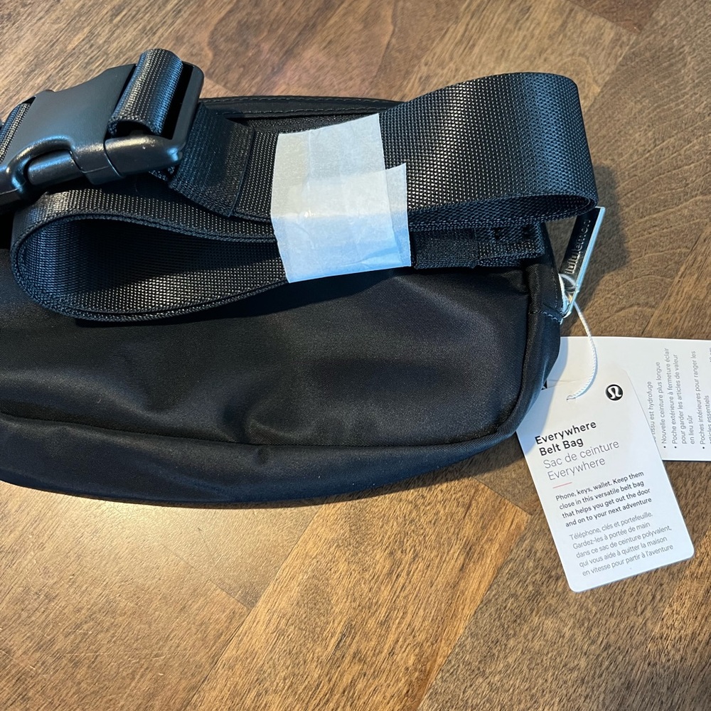 COPY - Lululemon everywhere belt bag (black) - Picture 3 of 4